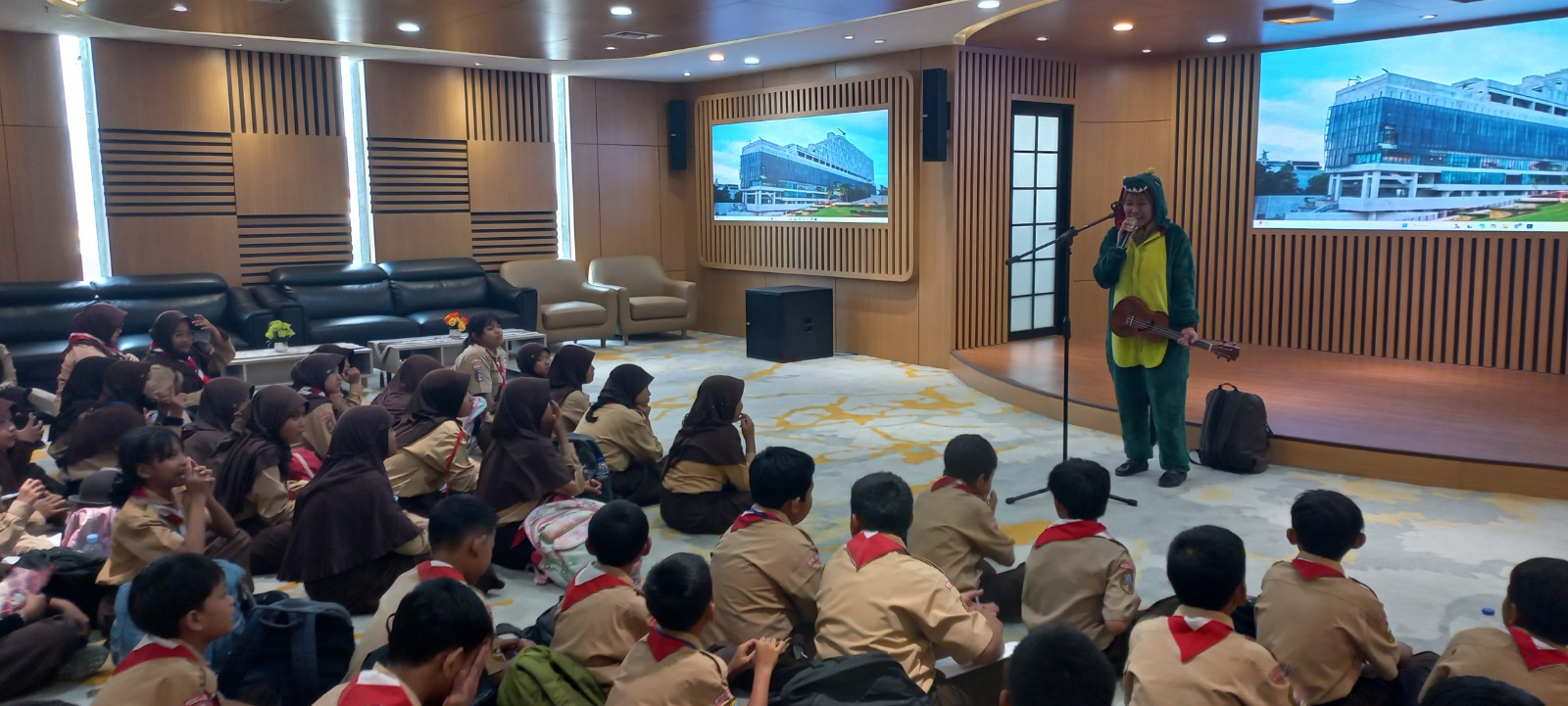 Wisata Literasi : Storytelling Bersama SDN Pondok Bambu 15 Jakarta